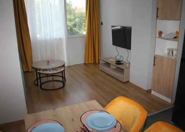 First Line Apartment *